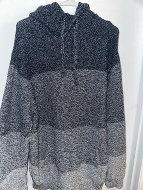 American Eagle Outfitters Men's Crewneck Sweater - Black and Gray Ombre